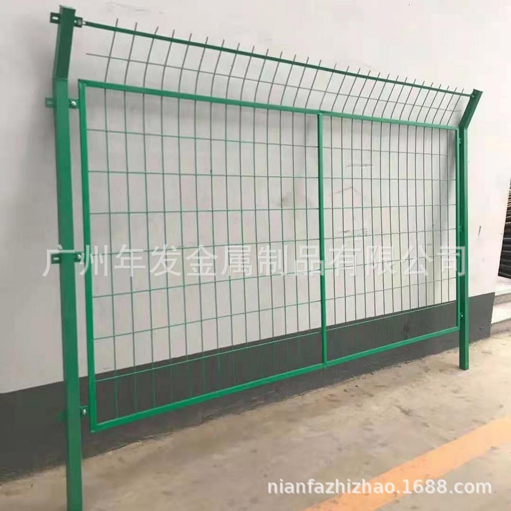 现货双边丝护栏网 高速公路隔离围护框架护栏网 马路绿色护栏围栏