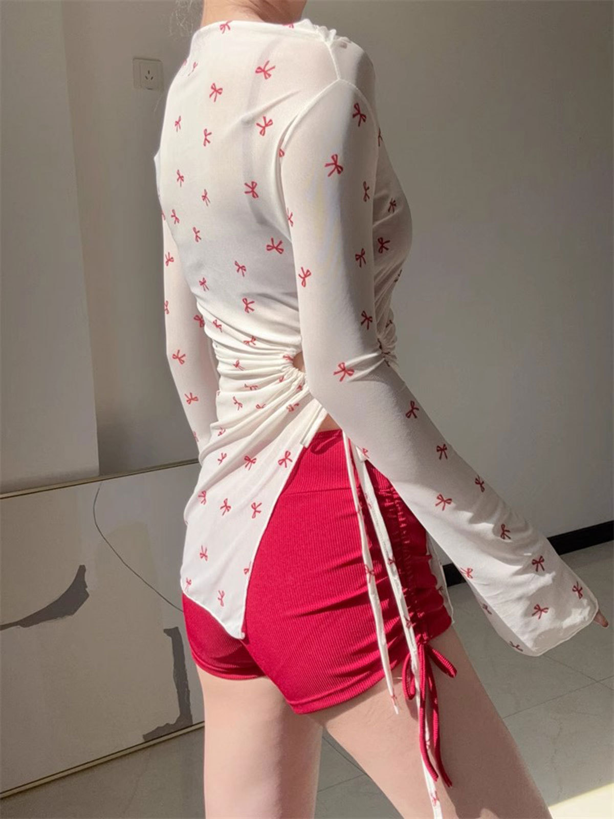 2025 nuevo traje de baño femenino coreano ins puro deseo blusa de protección solar pecho pequeño dividido, barriga cubierta delgada traje de baño sexy