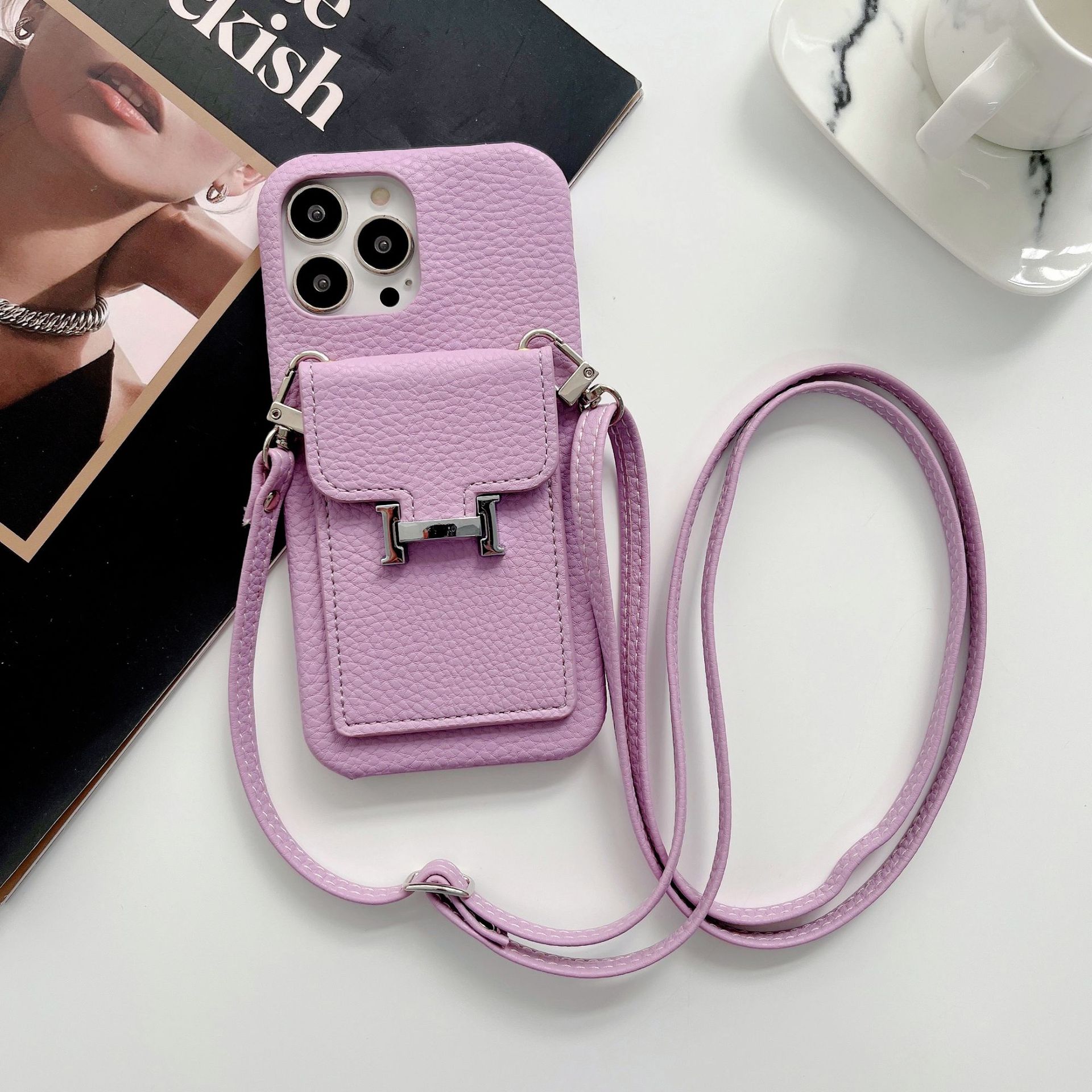 Aplicable al iPhone 17 ProMax Litchi Pattern Hermes bolsa de tarjetas inclinada en la caja del teléfono móvil enchufe de tarjetas colgantes funda de cuero a prueba de caídas