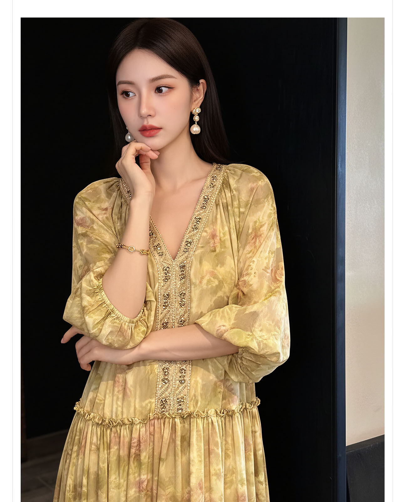 Đầm maxi nữ cổ V phong cách Trung Hoa hiện đại, tay dài, thêu hoa nổi và đính cườm — Xanh lá cây nhạtcolor chi tiết 2