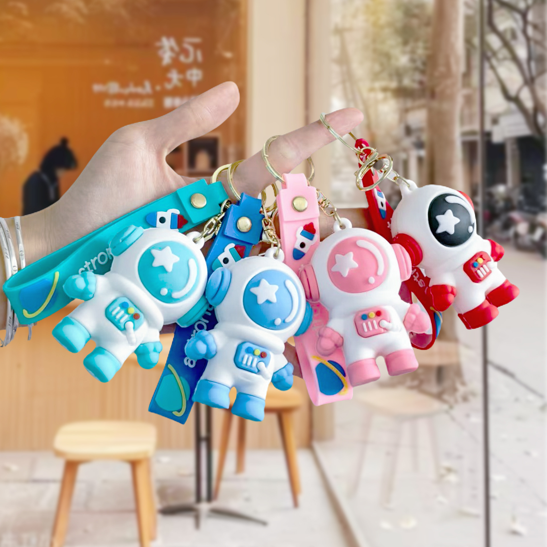 Astronautas de dibujos animados interestelares creativos astronautas muñecas colgantes de llaves regalo para niños niñas colgantes de bolsas escolares