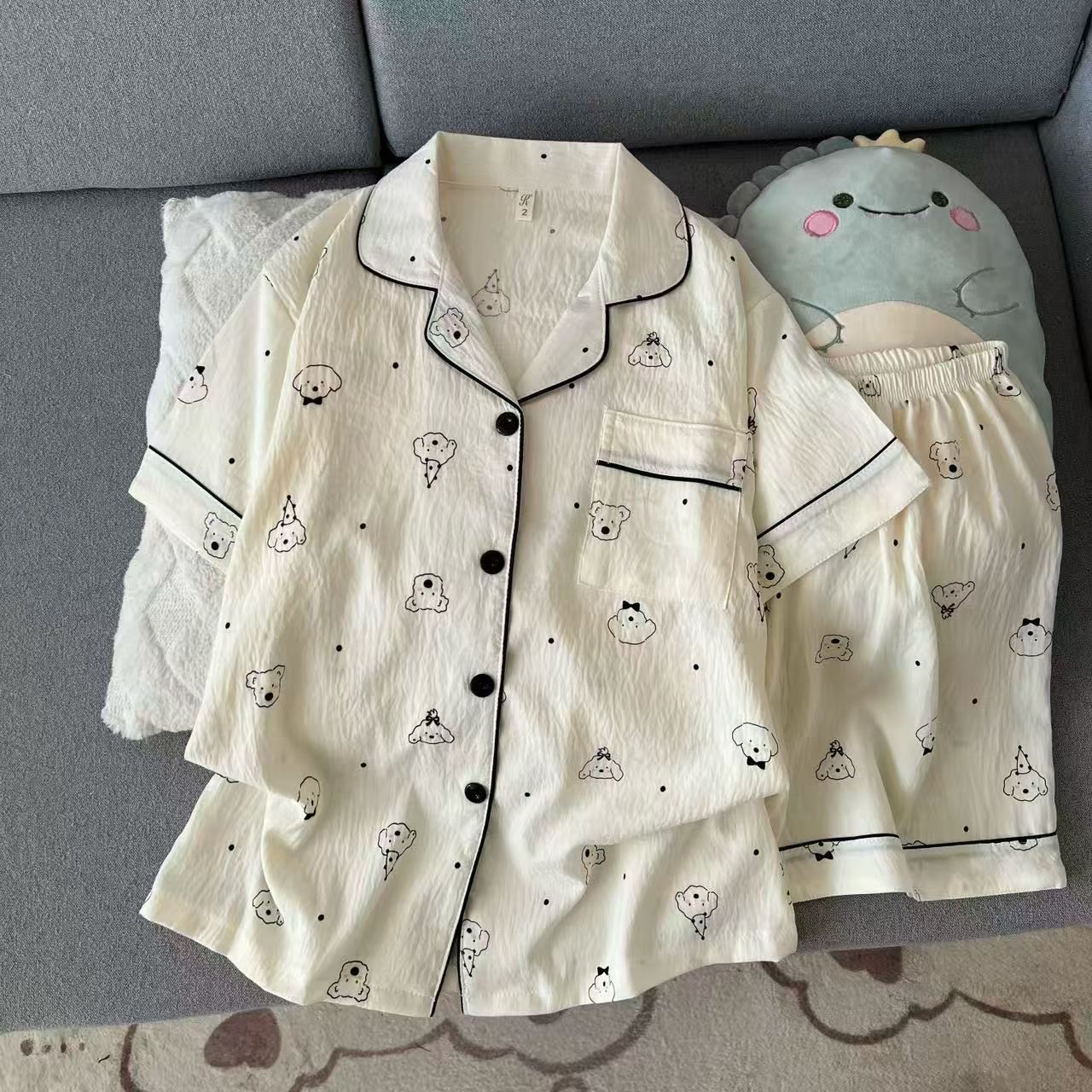 Cute punto de onda KT gato nubes pijamas de algodón mujer pantalones cortos de manga corta de verano coreano cuello de dibujos animados set de ropa para el hogar