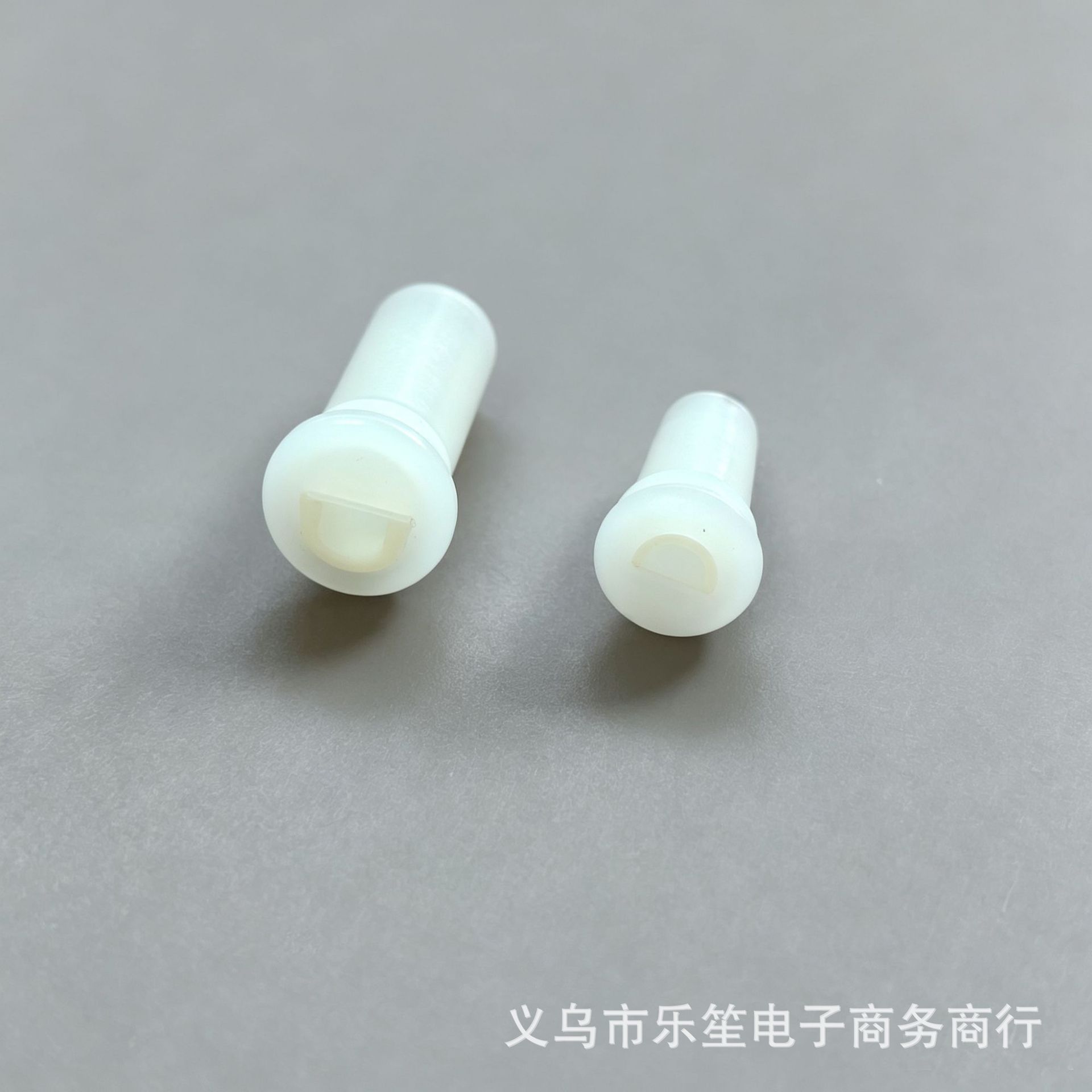 供应猪叫音白色BB叫子头环保塑料捏捏叫玩具配件发声器BB嘴气嘴