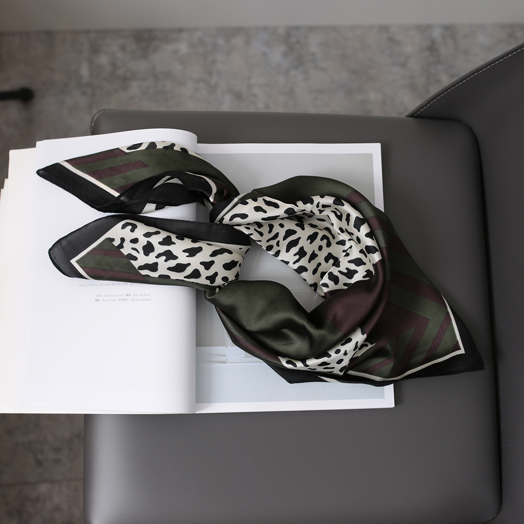 Square Scarf Women Leopard Print Seasonal Accessory Stylish_voghion.com