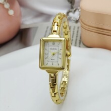 �羳������������������ʱ��С��Ůʿ�ֱ�Ů������ѧ���߼������