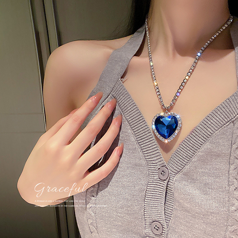 Collar de amor incrustado en diamantes Corea del Sur estilo de moda personalidad moda Neto rojo Hada simple temperamento collar de diseño para mujeres