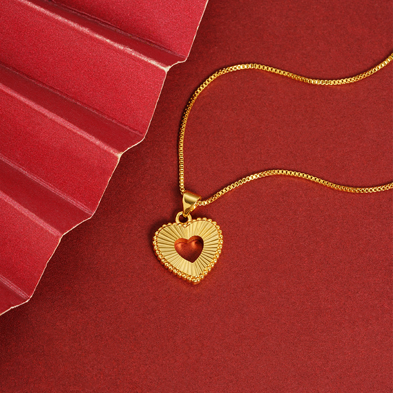 Vietnam oro lujoso ligero amor hueco colgante no se desvanecerá durante mucho tiempo suministros de accesorios de alta calidad de verano