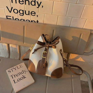�������б���С����Ů����2026�¿�С���OӋ���Kб����n��ˮͰ��