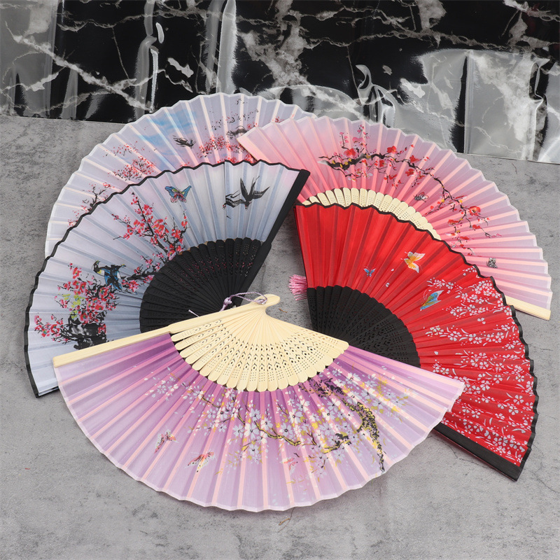 Rojo oscuro al azar un ventilador de sashimi