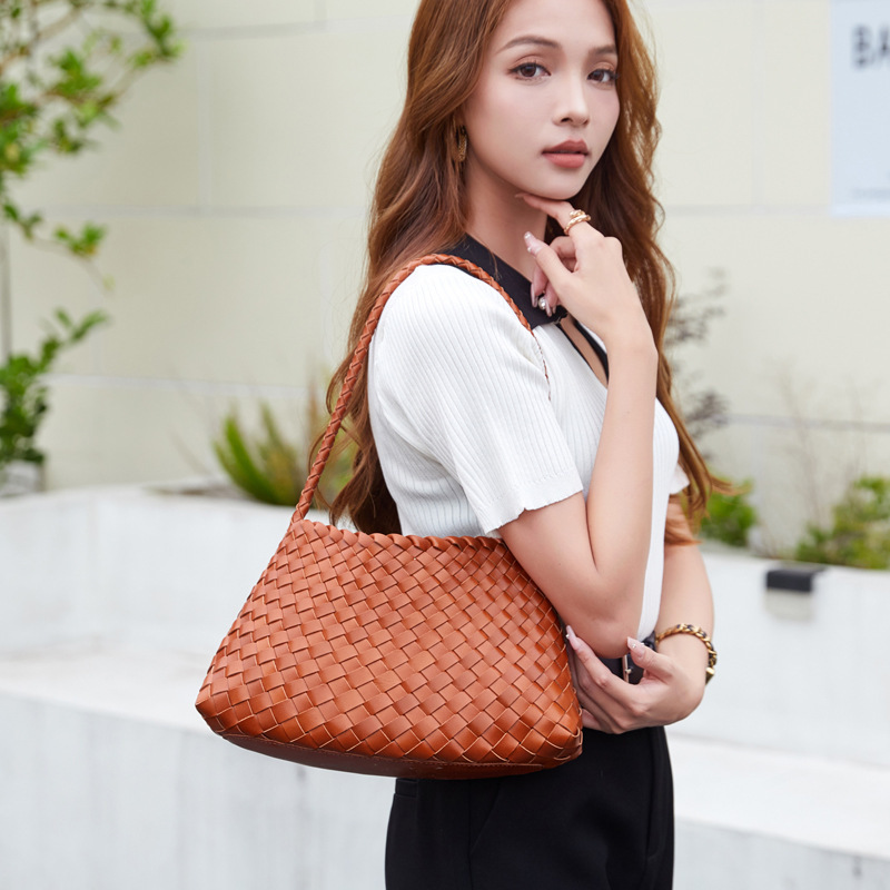 Top Layer Cowhide Woven Bag Dragon French Genuine Leather Shoulder Bag Internet Popular Hot Underarm Bag Vintage Vegetable Tanned Leather Bag
