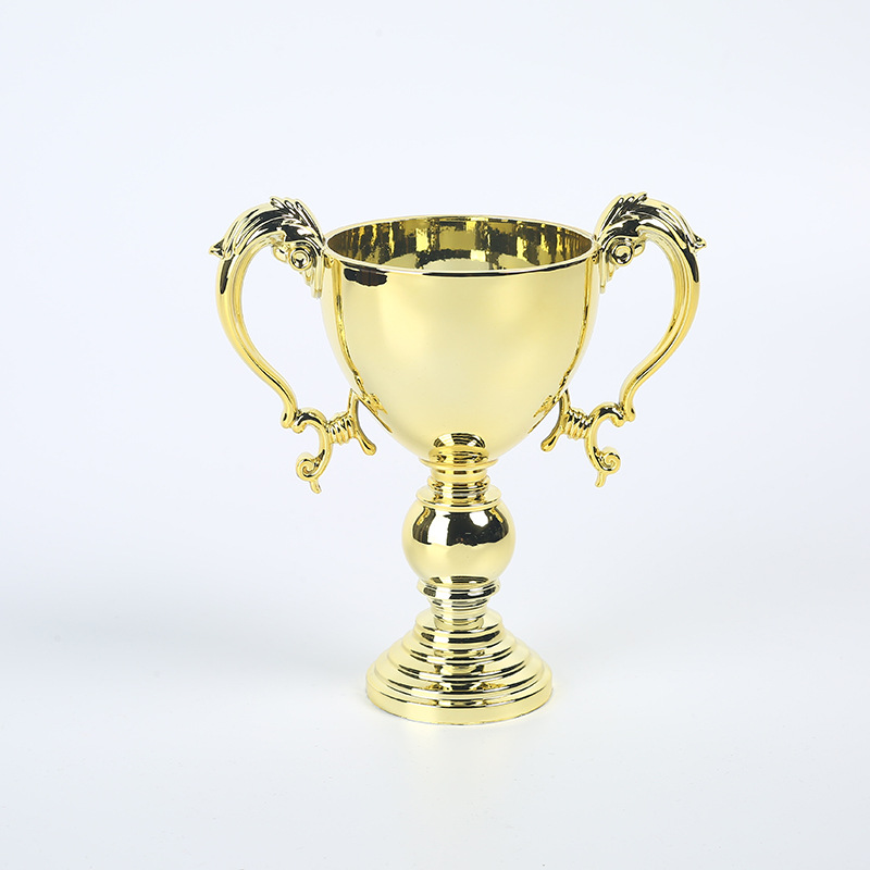 Inventario de trofeos de plástico pequeños adornos para niños incentivar regalos de plástico proceso galvanizado trofeos personalizados en blanco sentido superior