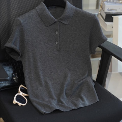 アメリカ式のスリムな肩はやせているpoloニットの女性のカジュアルな半袖の上着のtシャツの春夏の新しい服を見せます。
