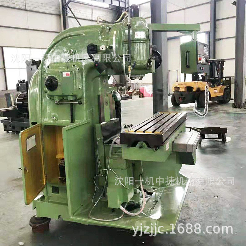 15302643885_1910090781