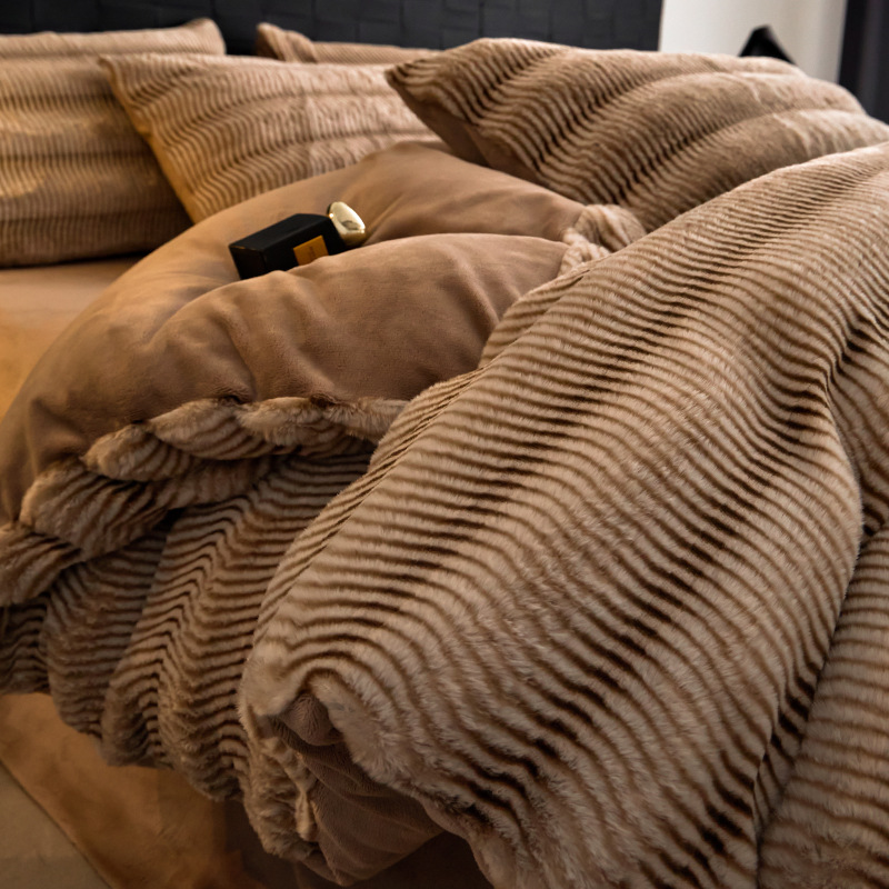 Otoño e invierno fuerte empuje ~ leche de peluche de cuatro piezas de conejo de peluche grueso sábanas cálidas cubiertas de cama lujoso ligero de alta calidad