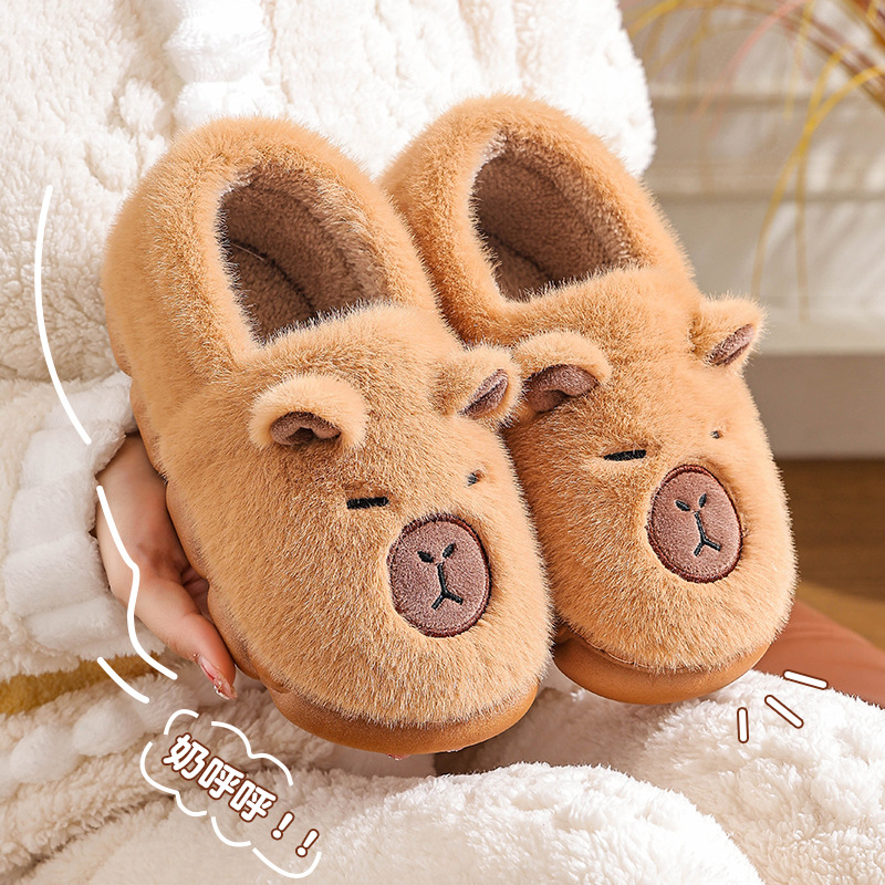 Zapatillas de algodón Capiballa mujeres otoño invierno 2025 nuevo interior pareja zapatillas peludas bolsas de hombre tacones