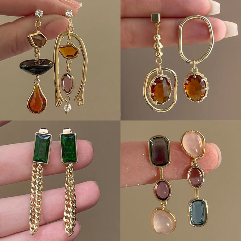 retro small design asymmetrical fashionable earrings with zircon