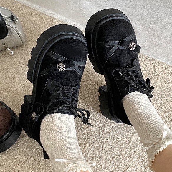 Retro estilo francés de tacones gruesos, zapatos de boca profunda para mujeres 2026 nuevos zapatos de moda de caño de altura de falda