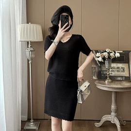 连衣裙;时尚休闲套装;女式针织衫