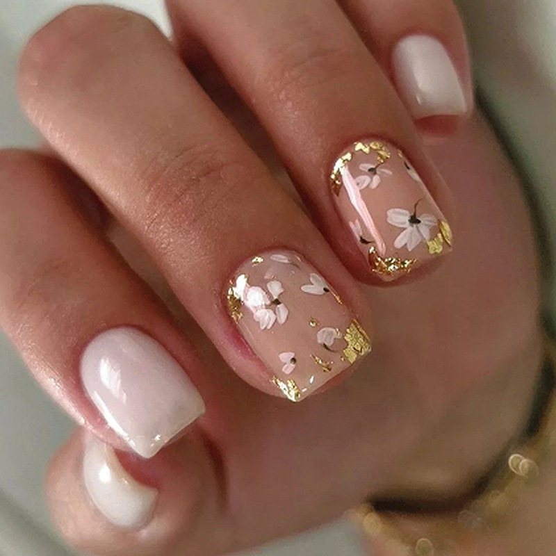 Simple White Flower Wear Armor Spring New Foreign Trade Nail Art False Nail Short Square Gold Foil Nail Pieces