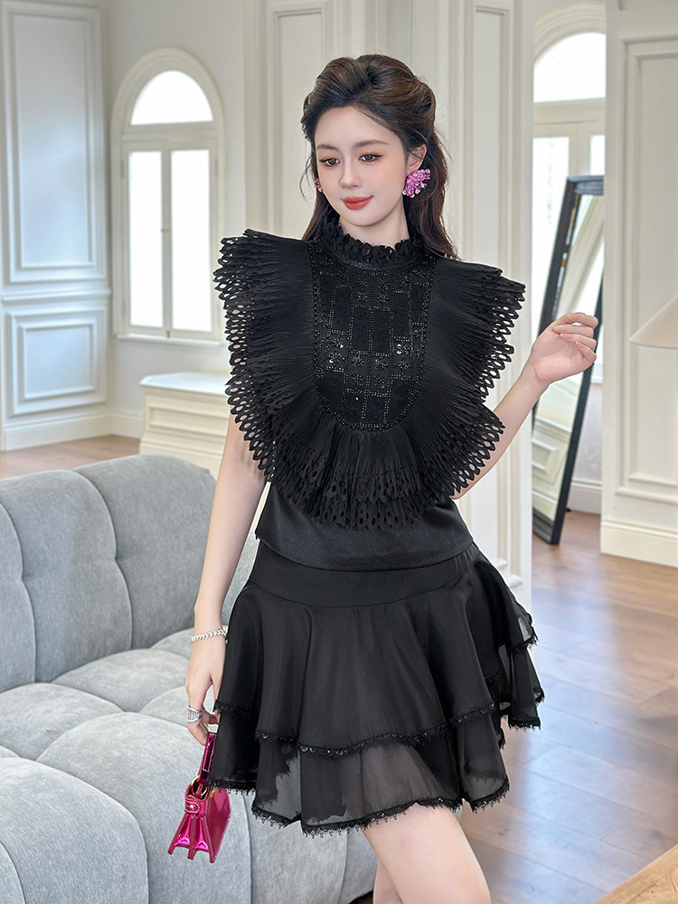 Áo sơ mi nữ kiểu Pháp đính hạt nặng xếp nếp ôm dáng — đen