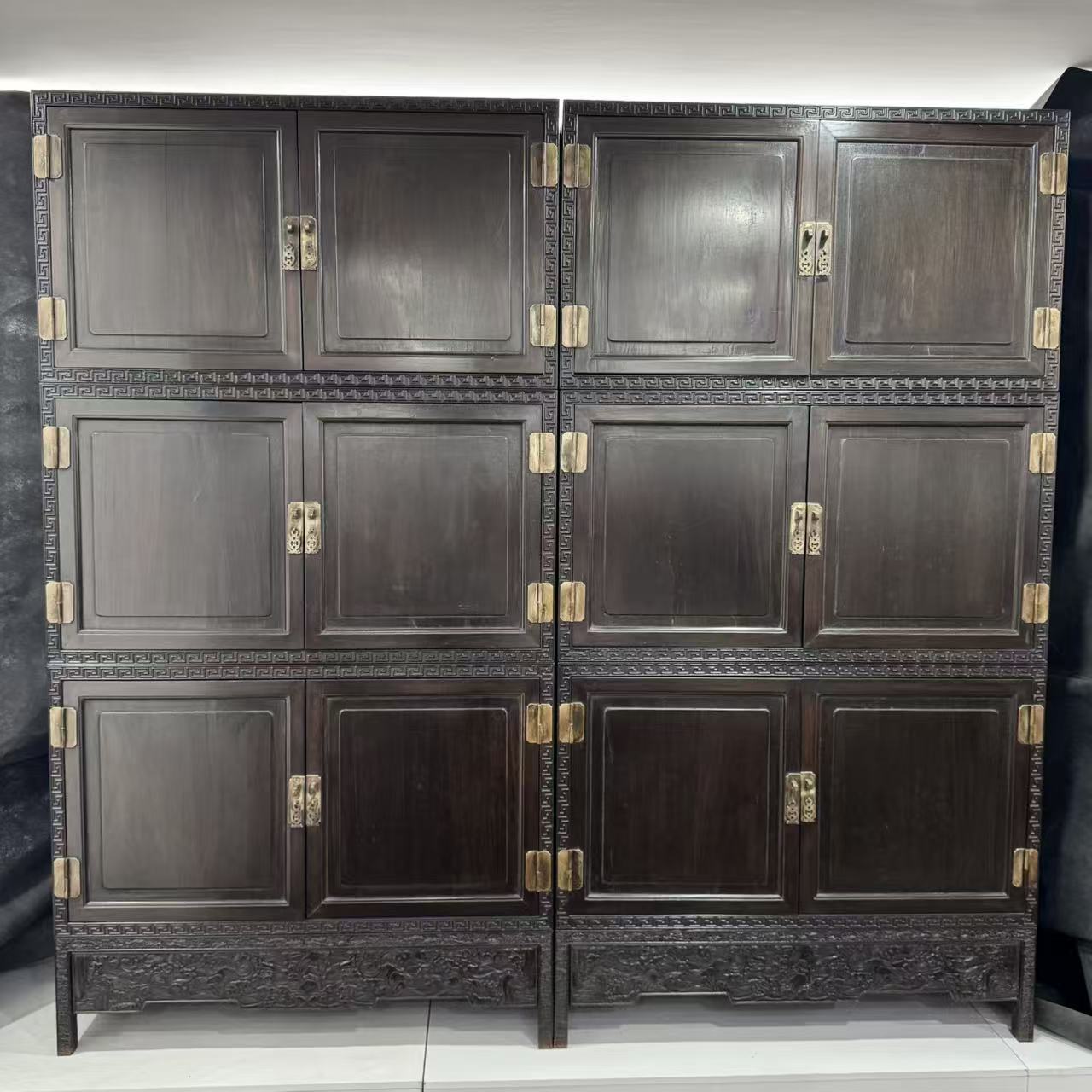 Pair of J12 Clear Rosewood Pattern Top Box Cabinets (110*45*189.5)
