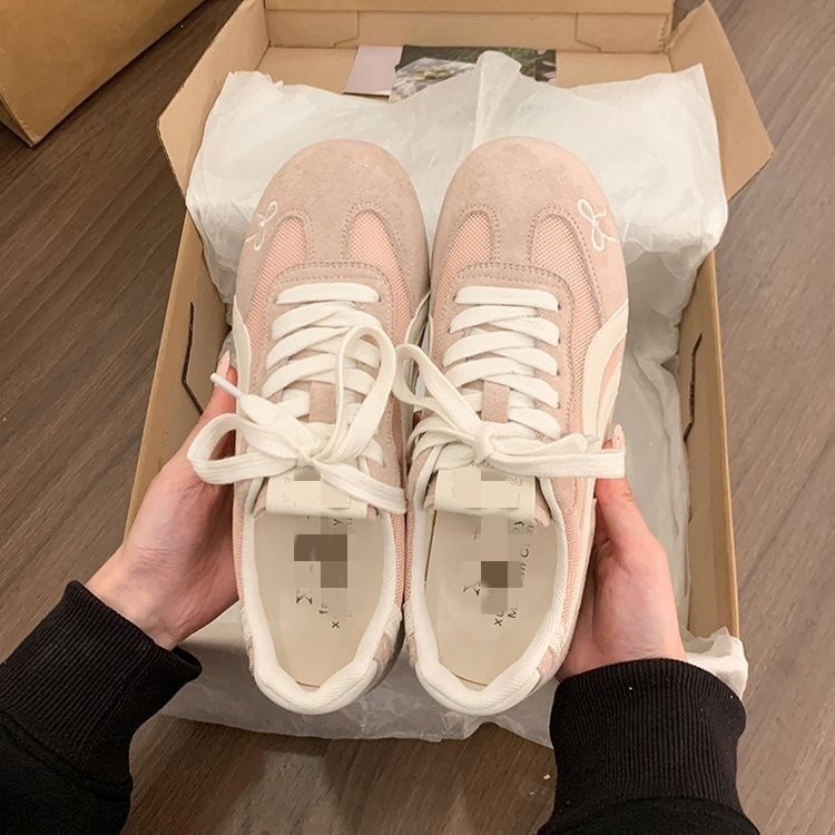 Zapatos de entrenamiento de base plana para mujeres 2026 nuevo verano super caliente versátil zapatos deportivos casuales retrógrados zapatos transpirables