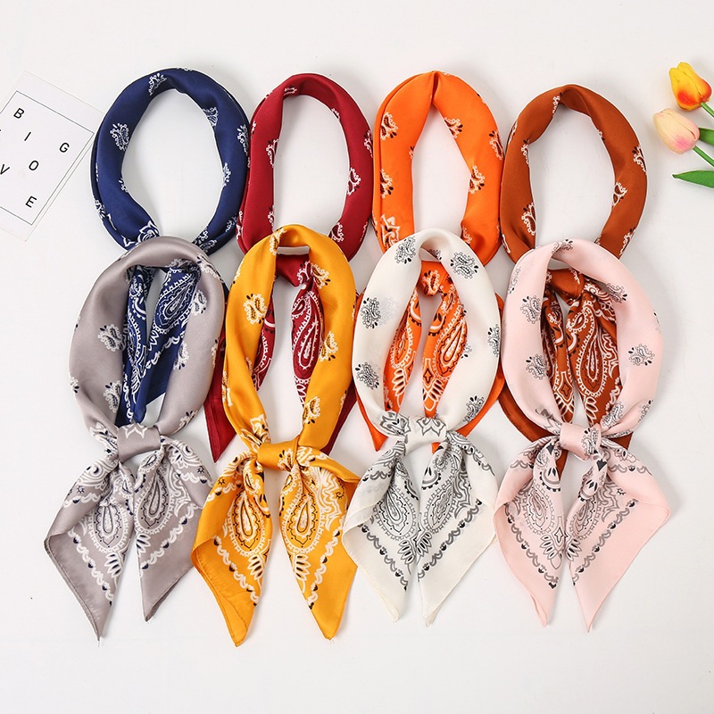 Nueva impresión de anacaju de moda pequeña bufandas de seda primavera y otoño versátil coreana bufandas profesionales de mujer bufandas al por mayor