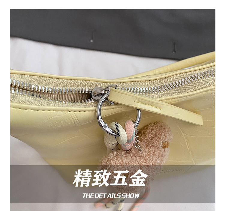 In the summer of 2025, crossbody bags, women's bags, single-shoulder bags, versatile casual bags, sports underarm bags, soft leather bags, dumplings, and women's bags Application Scenario