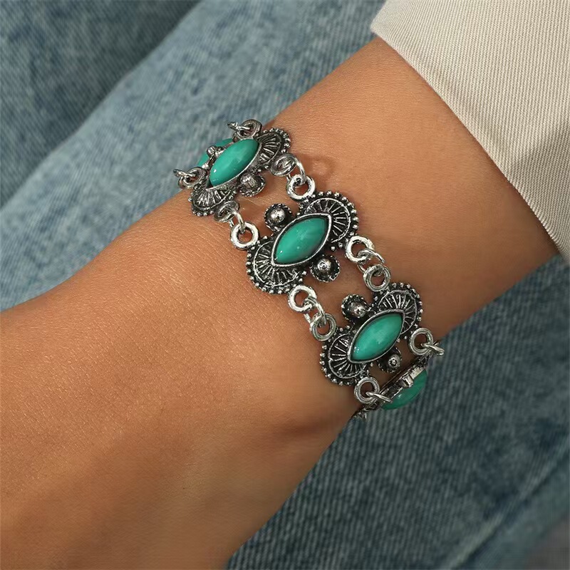 European and American cross-border Bohemian retro ethnic turquoise bracelet female personality carving jewelry wholesale European and American cross-border Bohemian retro ethnic turquoise bracelet female personality carving jewelry wholesale