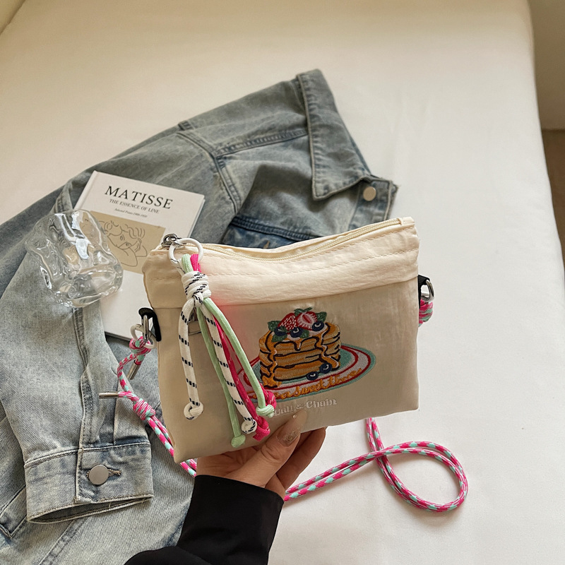 軽量旅行ショッピングクロスボディバッグ日本イン新しい高価値新鮮でかわいい刺繍コントラストカラーバッグ女性用|undefined