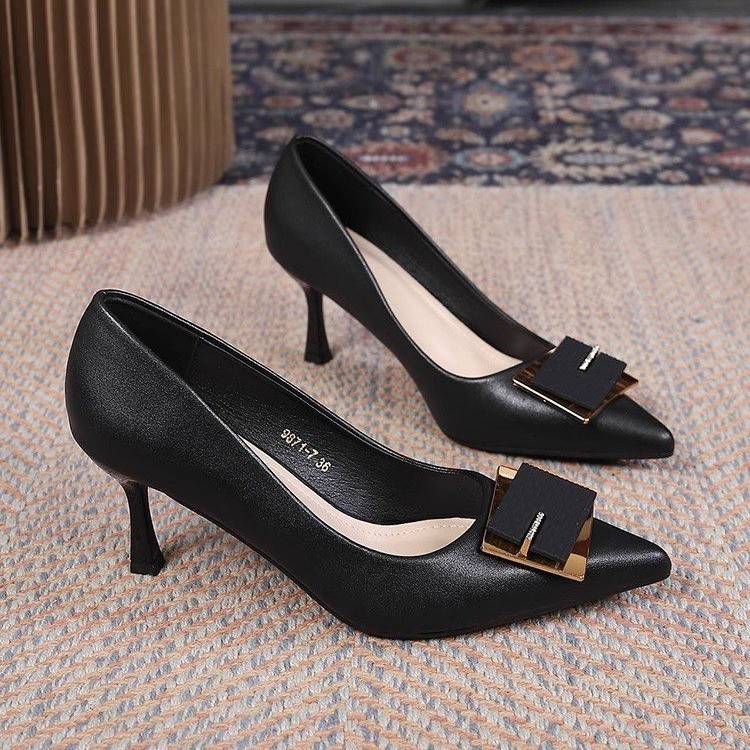 2026 nuevos zapatos de tacones altos de hebilla cuadrada temperamento de tacones delgados no cansados zapatos de pie de punta de mujer zapatos de trabajo de banquete de lujo ligero francés