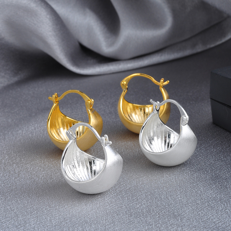 Minimalist Metal Texture Ear Cuffs Elegant Versatile Jewellery_voghion.com