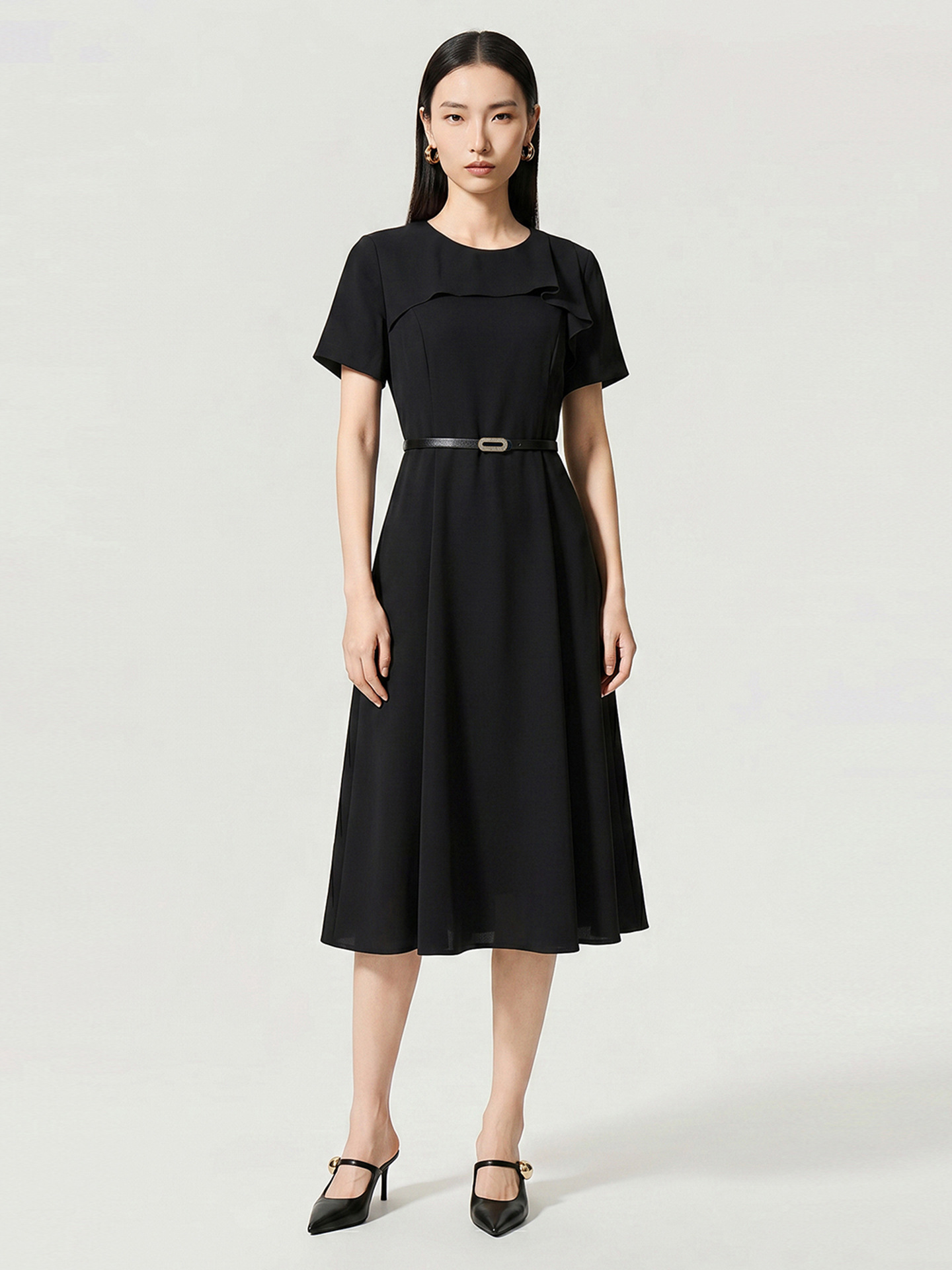 Đầm maxi nữ thắt eo chất liệu chiffon, cổ phiêu bèo nhún, tay ngắn — màu đen