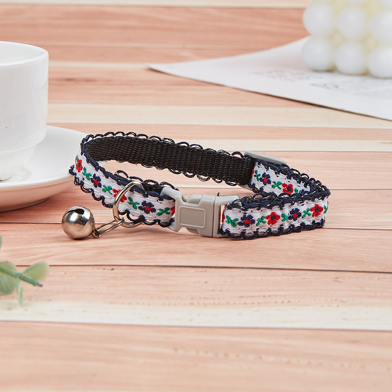 Nuevo collar de mascotas original perros perros gatos collar de flores de seguridad collar de campana de flores vendida directa