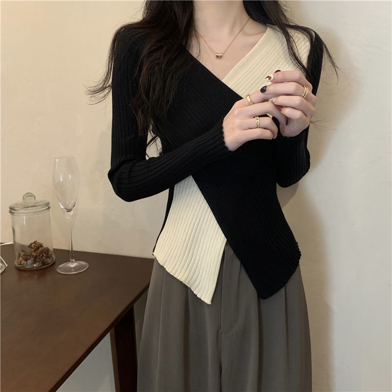 Autumn and winter inner collar sweater women's tops are niche irregular and fashionable contrasting color low collar long sleeve base sweater