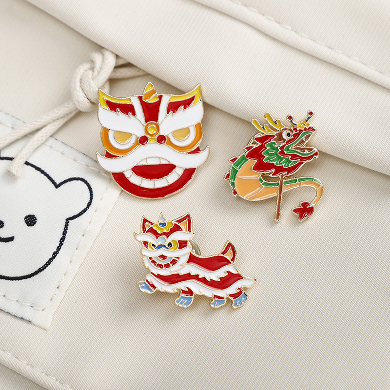 Dragon dance brooch Chinese style original Lion Dance badge festival facial makeup festive gift all-match niche men and women accessories fashion