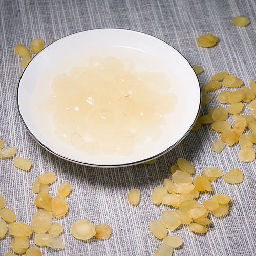 Sesame seeds from Yunnan, single or double pods, sugar-free, can be matched with peach resin and snow fawn, direct sales from the origin, snow lotus seeds shipped per piece.