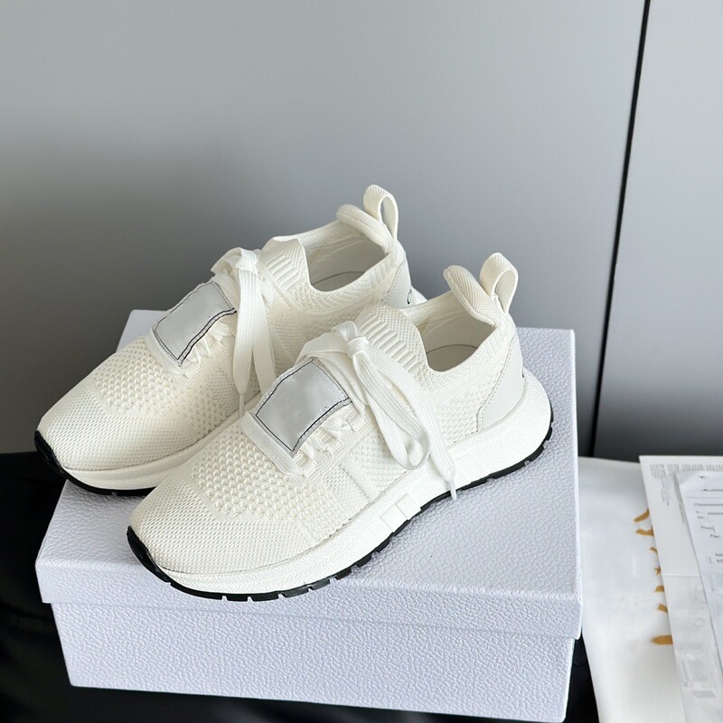 2025 New Model European and American Style Sports Casual Thick-Soled Lightweight Lace-Up Comfortable Versatile Simple Women's Trendy Shoes Business Shoes