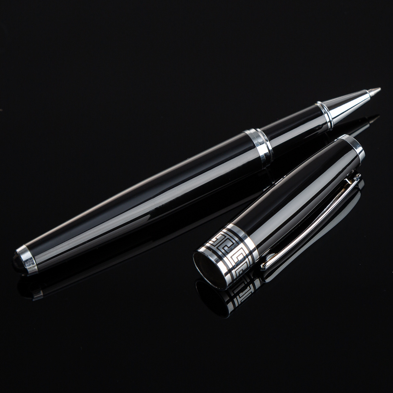 Pluma de firma de negocios negra impresión de logotipo fabricante de pluma neutra puede imprimir código QR pluma de regalo conmemorativa pluma metálica