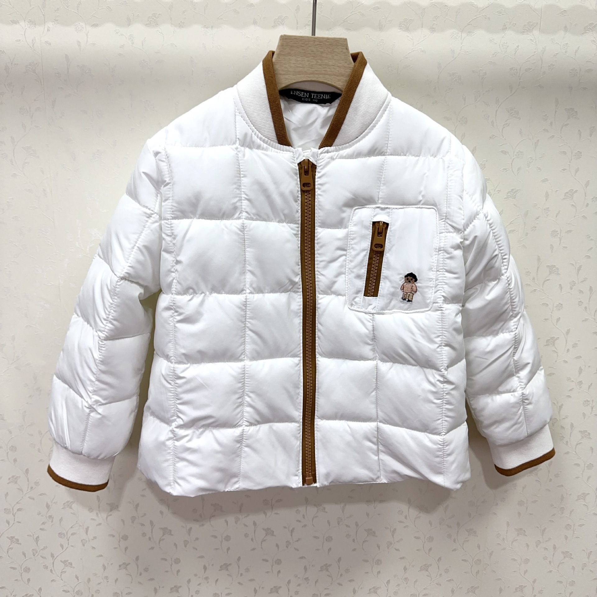Children's winter coats, boys' and girls' zip-up cotton-padded jackets, Korean style teddy bear embroidered lightweight cotton-padded jackets, baseball jackets, cotton-padded coats.