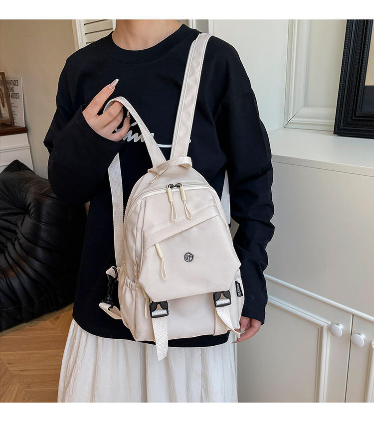 Large-capacity backpack 2025 new style casual Korean-style schoolbag, niche women's travel bag, class commuting bag full figure