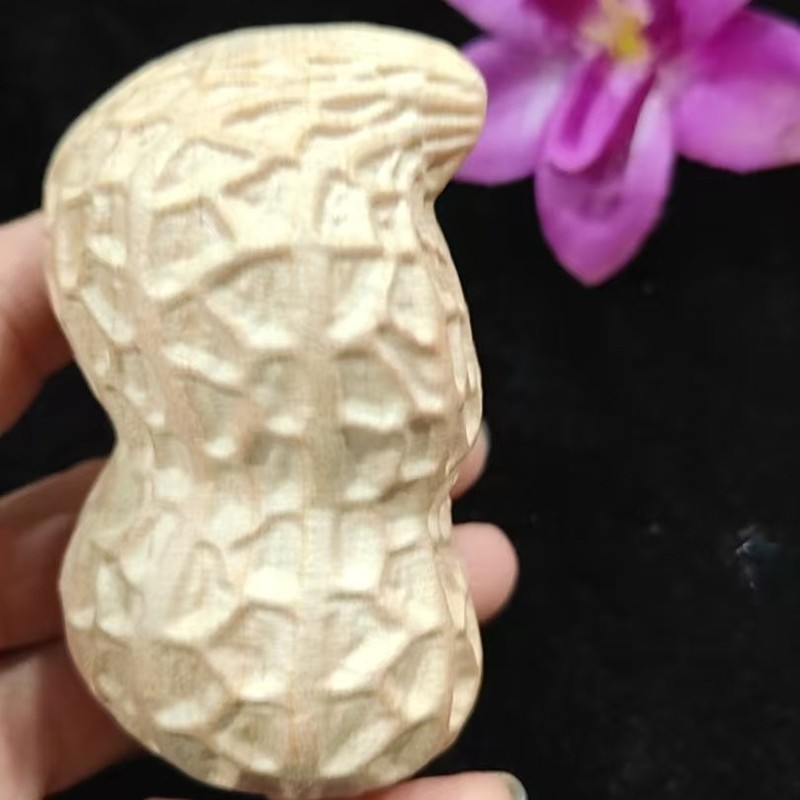 桃木彫刻十二生肖の手の工芸品は桃木の手の木の観光地区の観光工芸品を並べます。|undefined