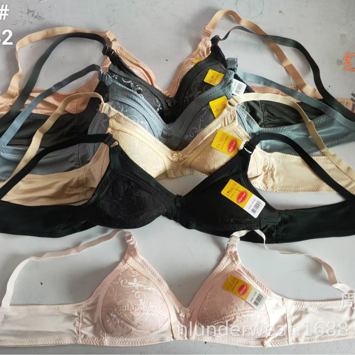 Factory direct sales of new, wire-free lingerie with lace trim, featuring a two-row hook-and-eye closure and available in multiple colors, suitable for cross-border e-commerce and wholesale