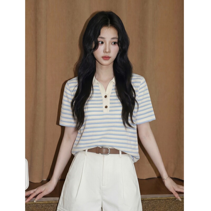 100% Polyester】Blue Polo Collar Striped Short-Sleeve T-Shirt for Women, New Summer Style, Loose Fit, Color-Blocking, Hollow-Out Design Top 100% Polyester】Blue Polo Collar Striped Short-Sleeve T-Shirt for Women, New Summer Style, Loose Fit, Color-Blocking, Hollow-Out Design Top