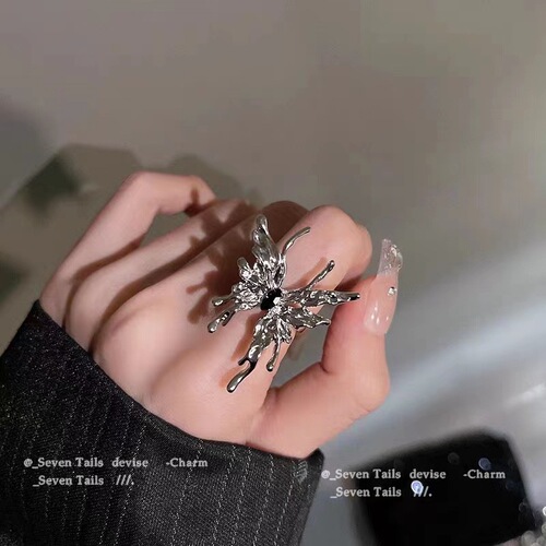 Minimalist design ring with butterfly mother-of-pearl, Ins-inspired, cool and personalized style, trendy and high-end, non-fading, fashionable for women.