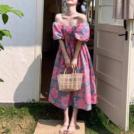 法式气质度假风方领连衣裙女2025夏季新款收腰显瘦灯笼袖碎花长裙