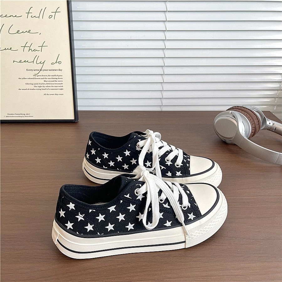 Zapatos de lona para mujeres verano 2026 nuevas estrellas zapatos casuales coreanos zapatos de plantilla gruesa zapatos blancos para mujeres verano