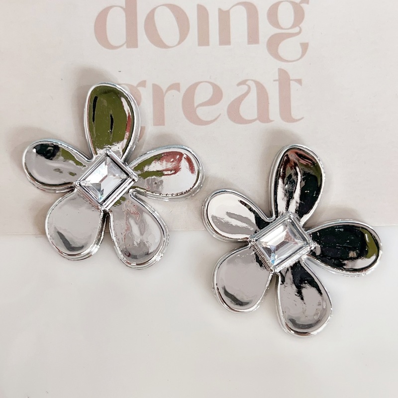 新しい電気メッキシルバーベアクラウンフラワー diy ジュエリーアクセサリーヘアアクセサリーヘアピンバッグ下駄素材|undefined