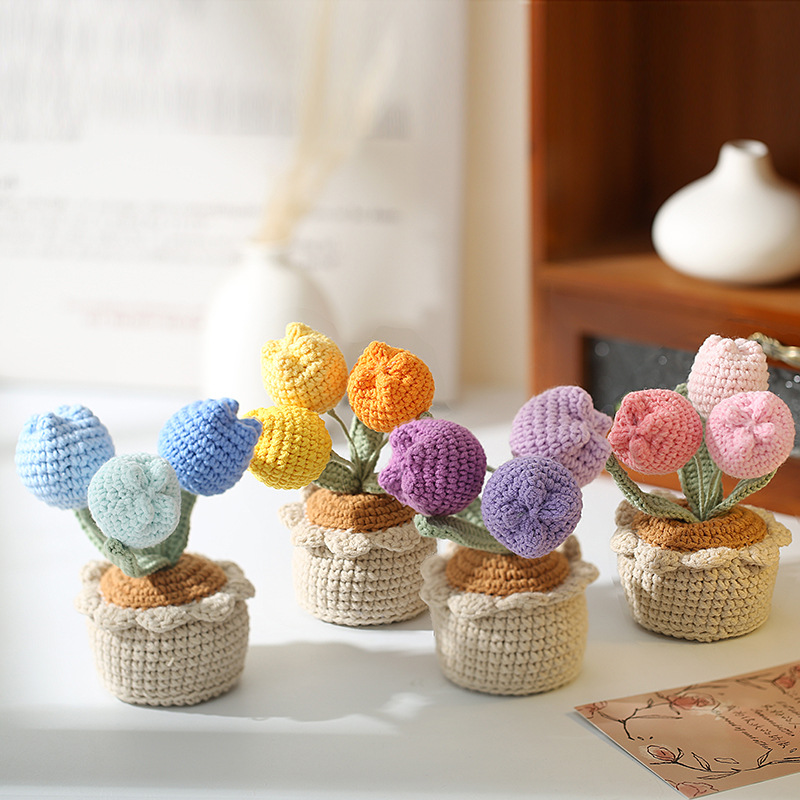 Productos acabados de tejido a mano tulipán en maceta adornos para el hogar imitación de tejido floral ganchillo de lana tulipán gordo