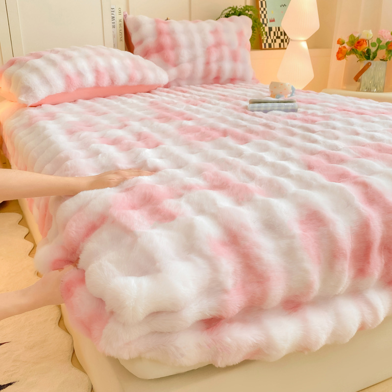 Invierno leche de cama de terciopelo grueso con tres piezas de colchón de terciopelo de coral cálido hogar cubierta de protección de colchón de terciopelo de coral para una sola persona más cubierta de edredón